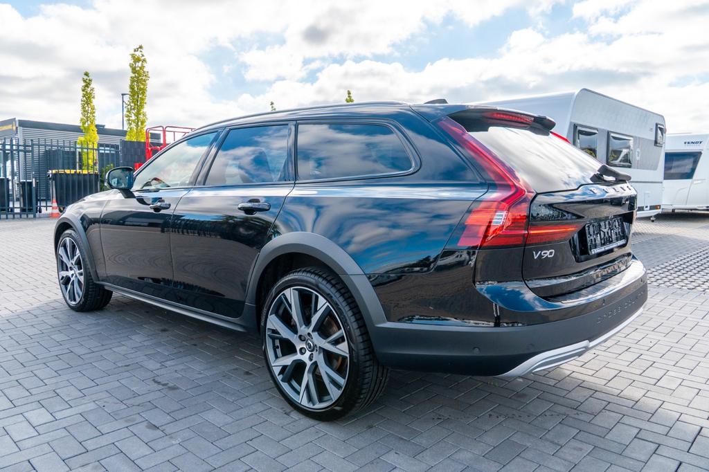 Volvo V90 Cross Country