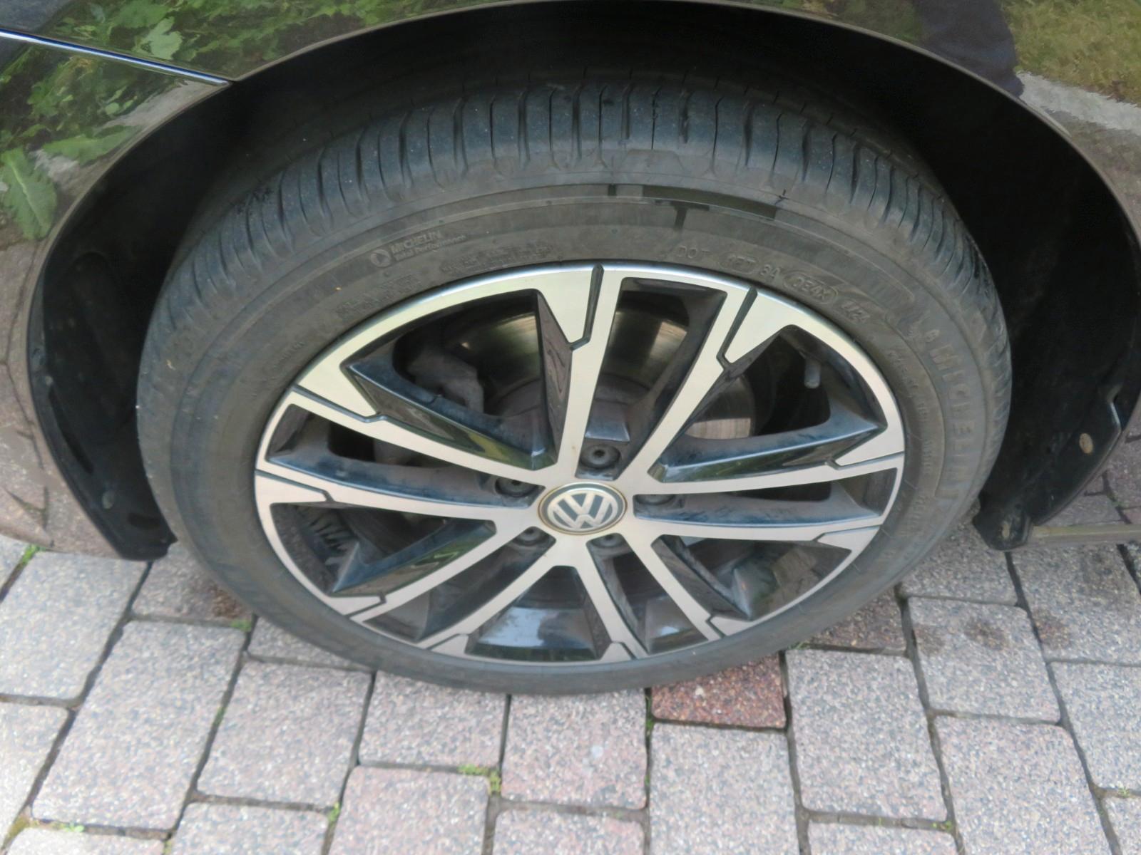 Volkswagen Golf LOUNGE 2.0 TDI NAVI XENON