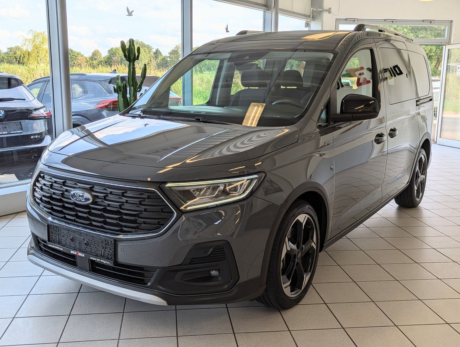 FORD Grand Tourneo L2 Active 7-Sitz Bi-LED Pano AHK - Image 3