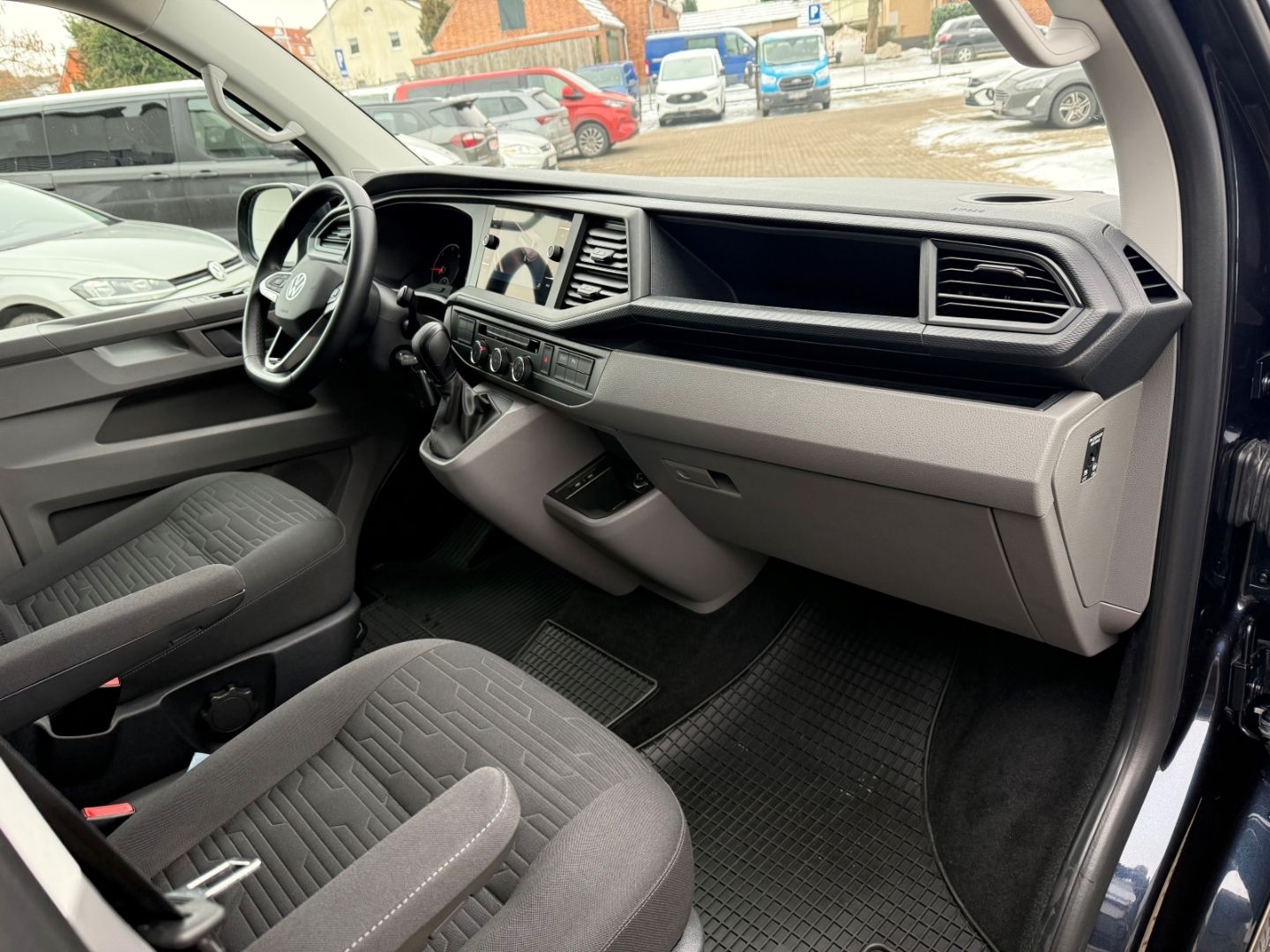 VW T6 Caravelle Comfortline Navi LED Musikstreaming - Image 30