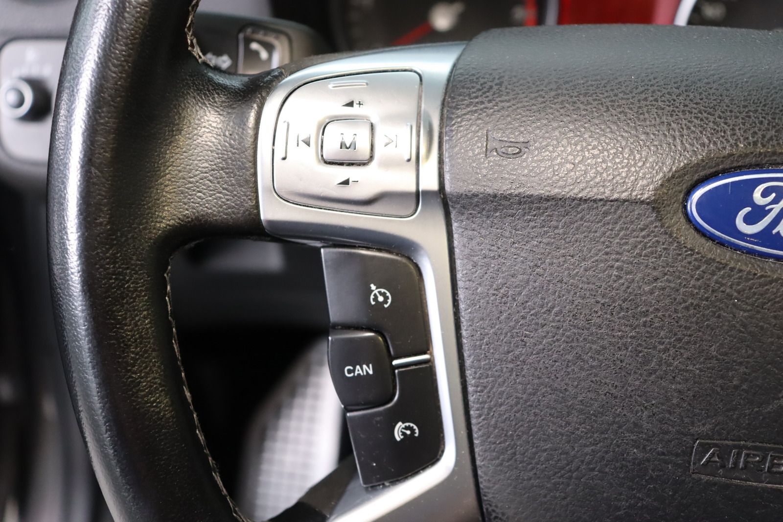 Fahrzeugabbildung Ford Mondeo 2.0TDCi Turnier * Navi * Memory * Sitzhz.