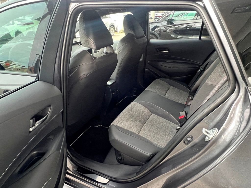 Fahrzeugabbildung Toyota Corolla Touring Sports 2.0 Hybrid Teamplayer