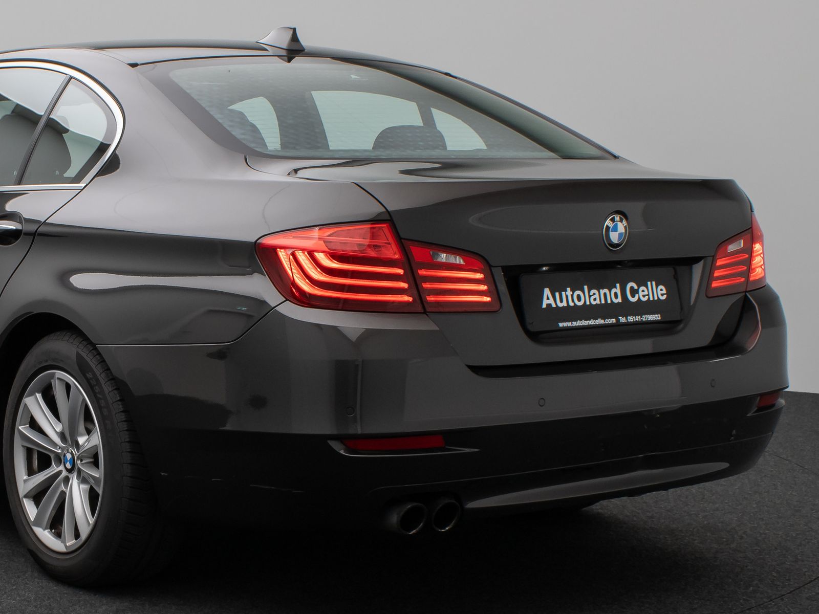 Fahrzeugabbildung BMW 520d Kamera Glasdach HUD HiFi Komfort Alarm AHK