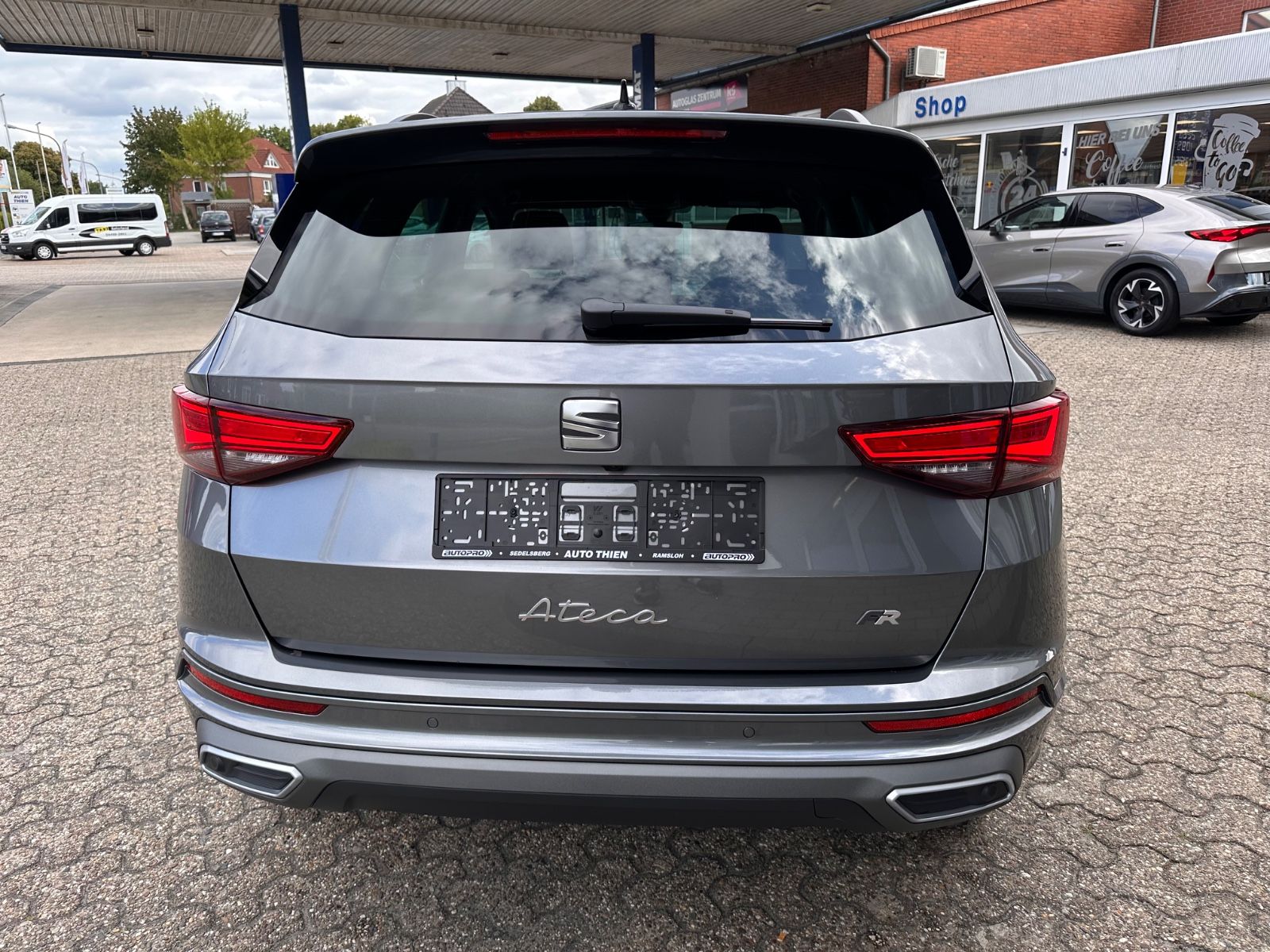 Fahrzeugabbildung SEAT Ateca FR 1.5 TSI DSG ACC/NAVI/LED/PDC/eHeck/SHZ