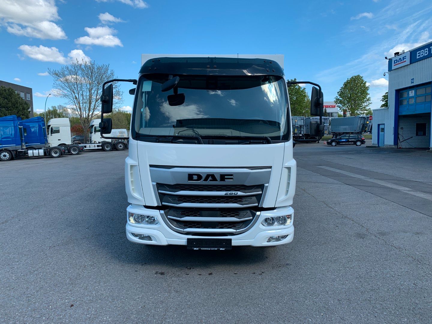 Fahrzeugabbildung DAF FA XB 260 12t Swing-Board-Aufbau