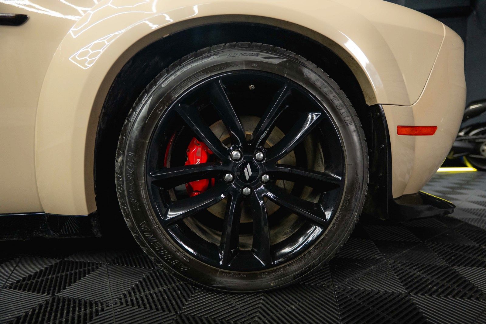 Fahrzeugabbildung Dodge Challenger 6.4 V8 SRT 392 R/T SCAT PACK WIDEBODY