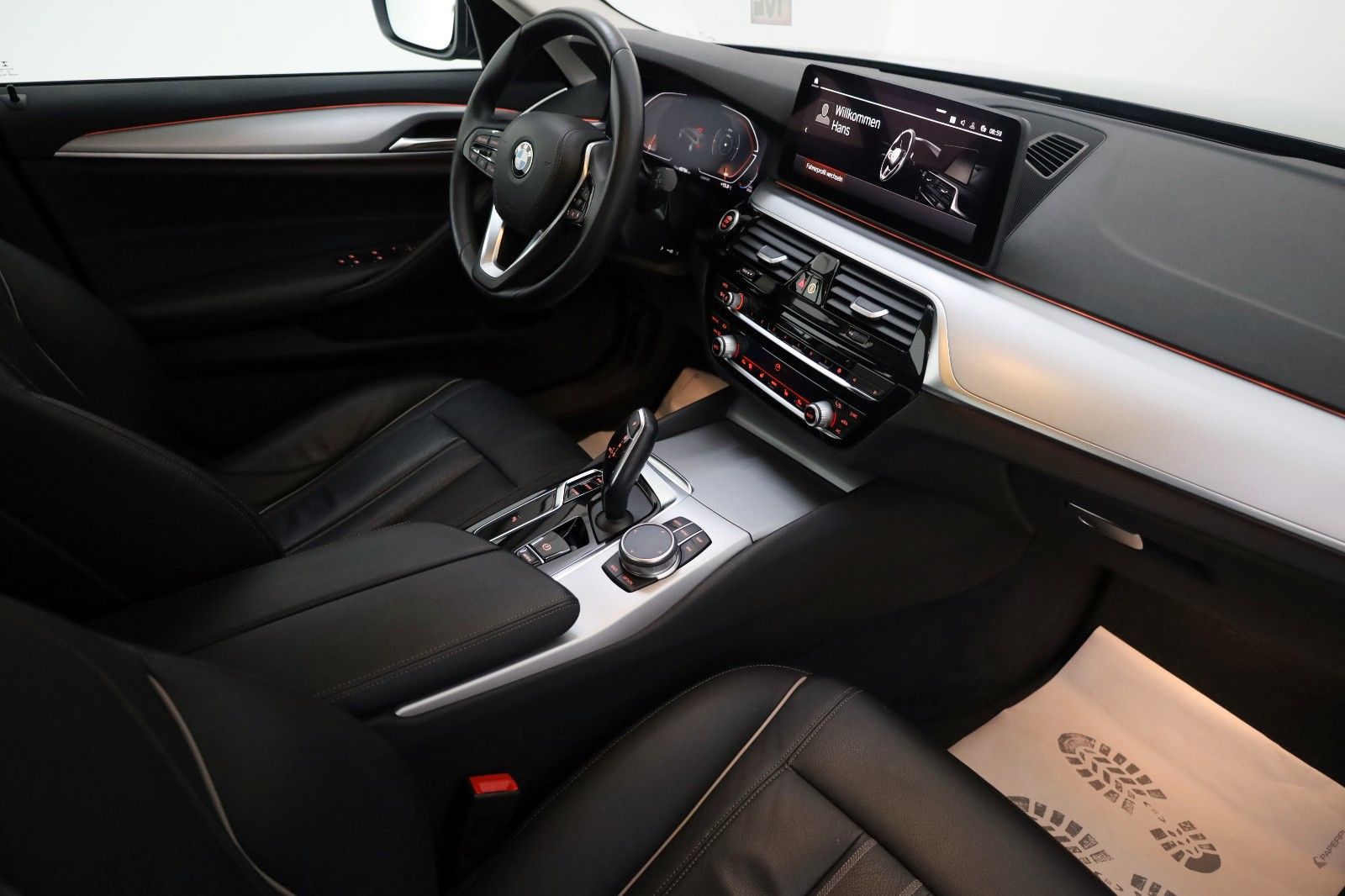 Fahrzeugabbildung BMW 520 d xDrive,Leder,Navi,LED,SH,Kamera,DAB,AHK
