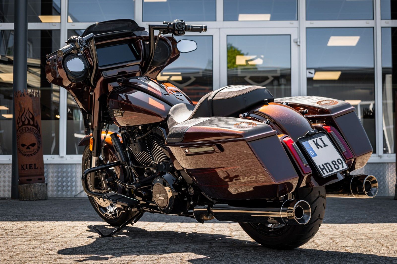 Fahrzeugabbildung Harley-Davidson CVO Street Glide FLHXSE 121 Cui - Jekill & Hyde