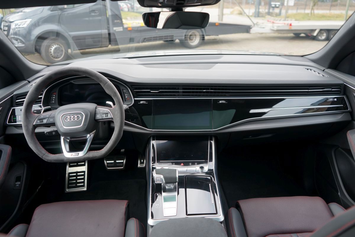Fahrzeugabbildung Audi RSQ8 Performance 4.0 TFSI Quattro UVP 202700€