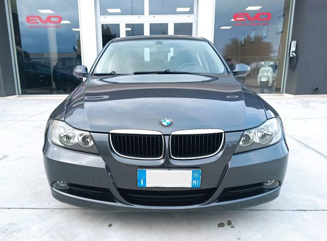 BMW Bmw 318d PER NEOPATENTATI