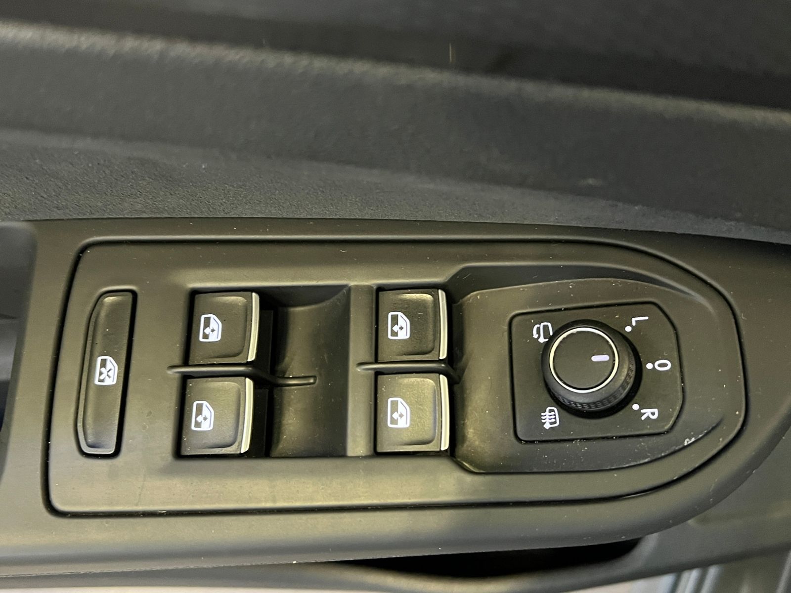 Fahrzeugabbildung Volkswagen Golf VIII GTD 2.0 TDI DSG *AHK, Pano, Sound, IQ.