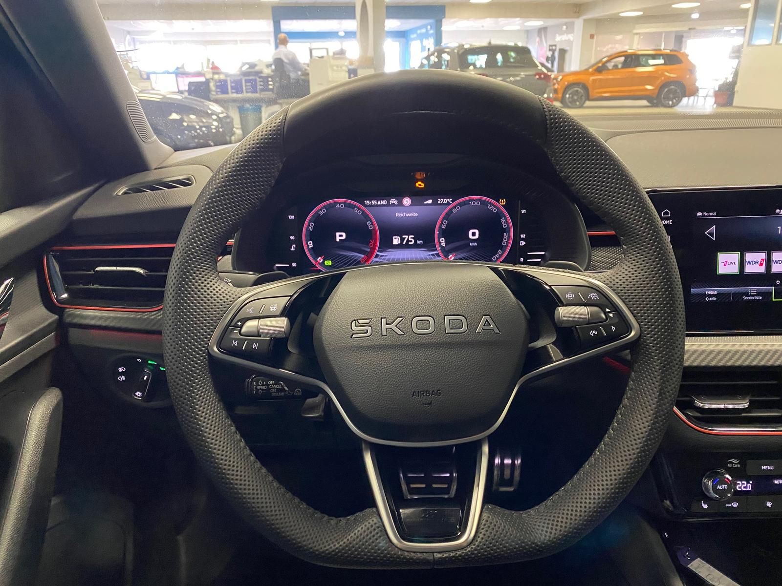 Fahrzeugabbildung SKODA Kamiq 1.5 TSI DSG Monte Carlo+MATRIX+PANO+5J GAR