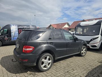 Mercedes ML 320 - 4