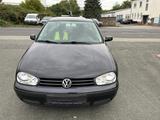 Volkswagen Golf 4  1,6 Benzin - Volkswagen Golf aus 2003: 1.6