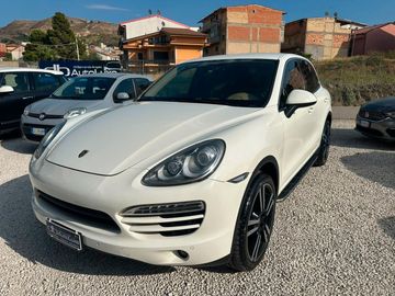 Porsche Cayenne - 5
