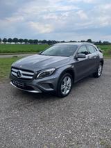 Mercedes-Benz GLA 220CDI 4M*7G Automatik*DISTRONIC*COMAND* - gebrauchte Mercedes-Benz GLA 220 aus dem Jahr 2014