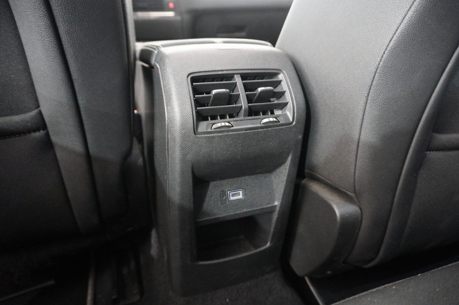 Fahrzeugabbildung Opel Astra L Lim. 1.6 HYBRID ULTIMATE NAVI/360°/PANO.