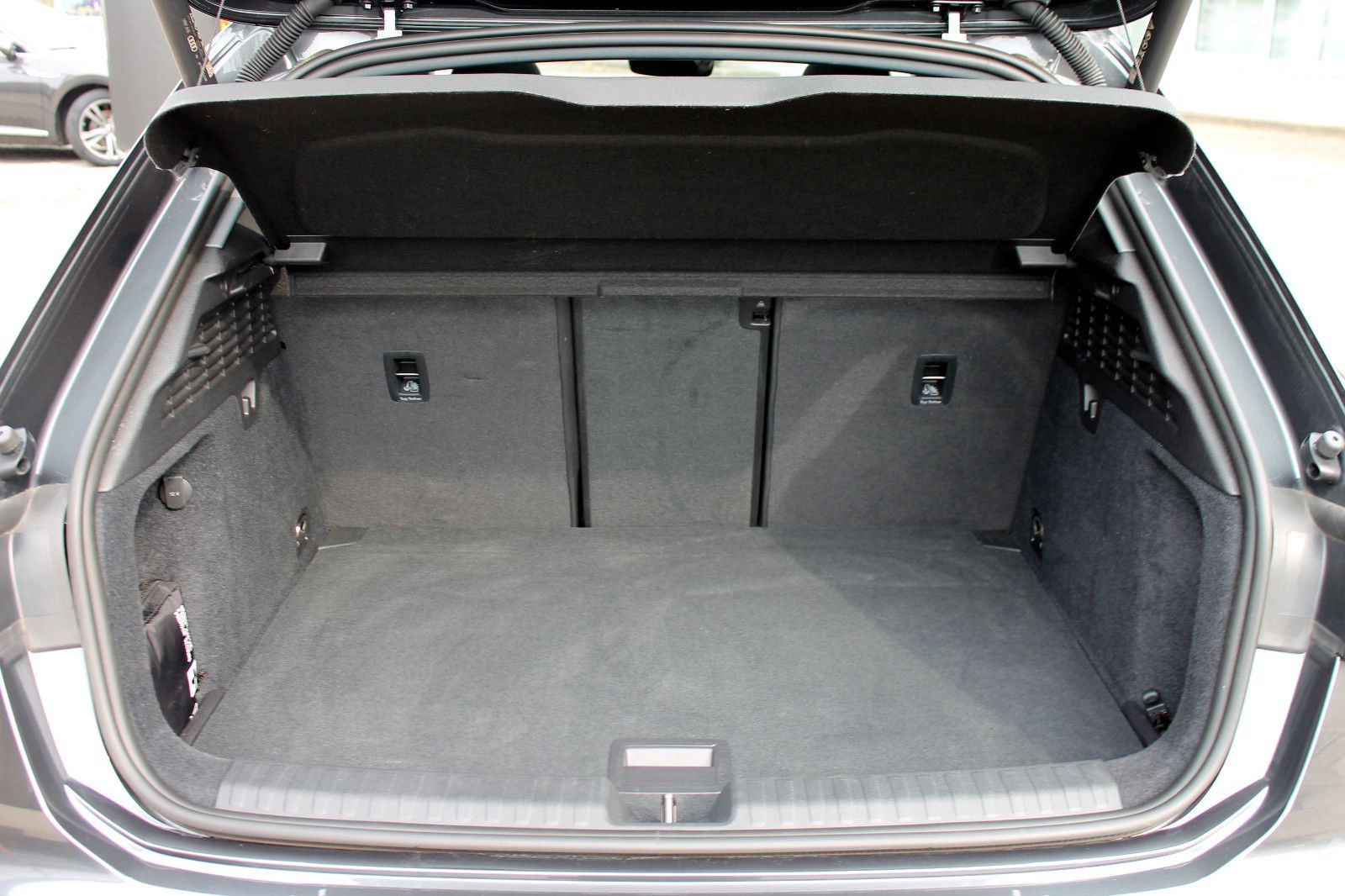 Fahrzeugabbildung Audi A3 45TFSI e SLine Aut. Sportback SD LED ACC KAM