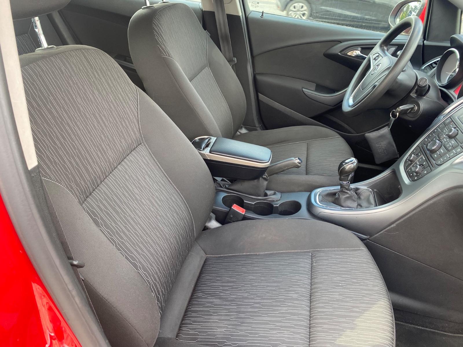Opel Astra 2014 — photo 10