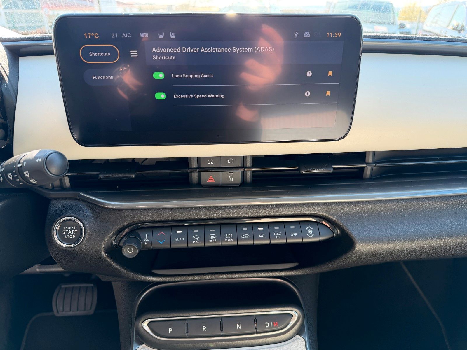 Fahrzeugabbildung Fiat 600 Hybrid La Prima R-Kamera+Massage+LED+8-Fach