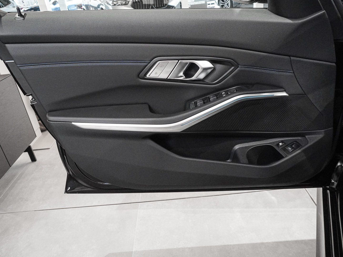 BMW 330 - Bild 13