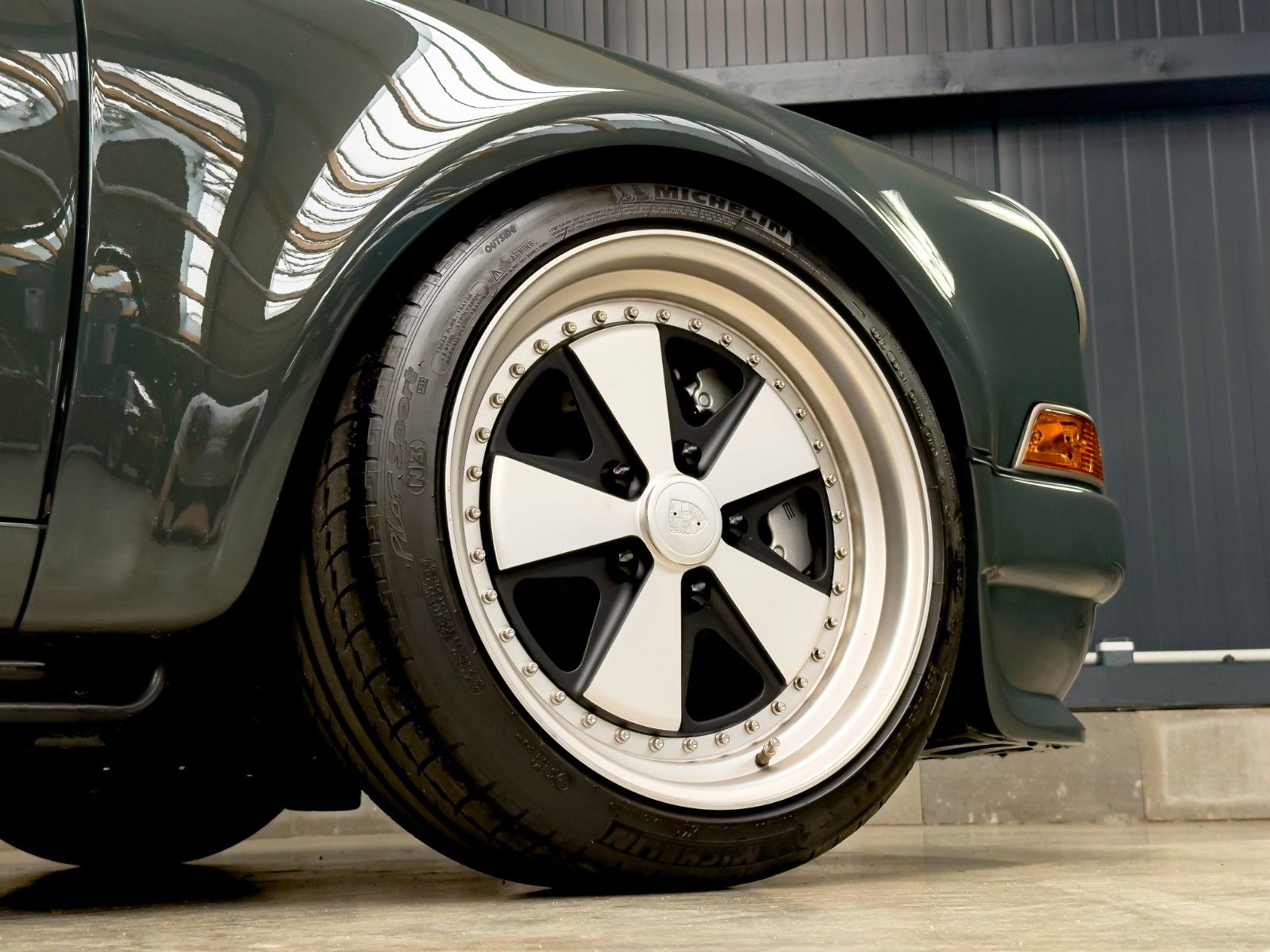 Fahrzeugabbildung Porsche 911 RSR Hommage
