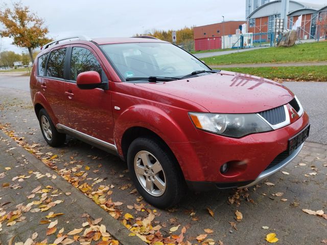 Mitsubishi Outlander 2.4 MIVEC 2WD TÜV Neu 