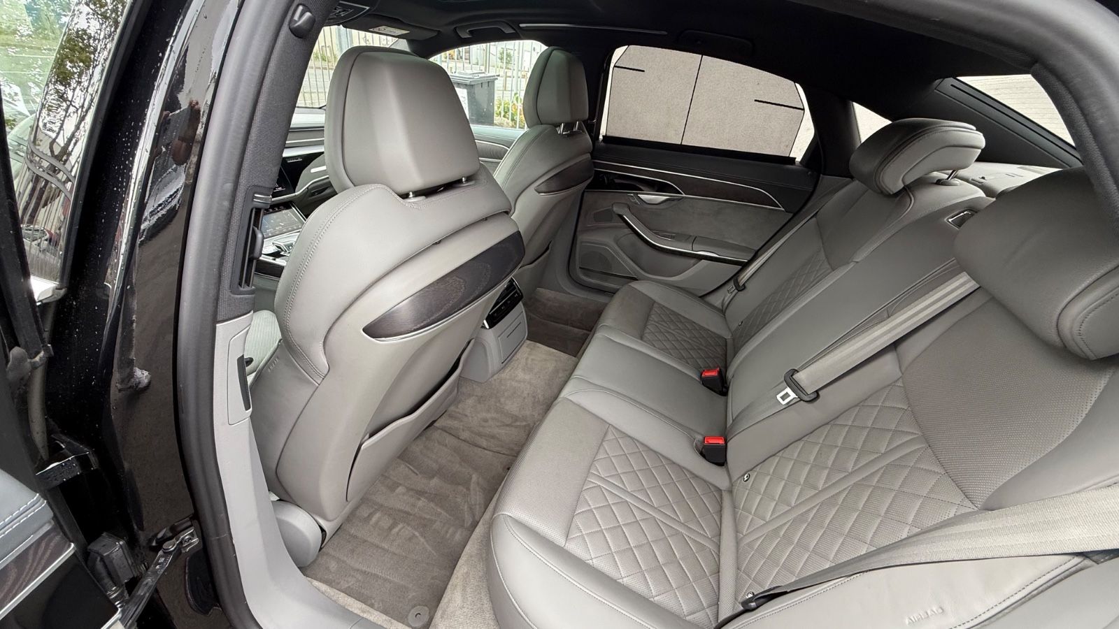 Fahrzeugabbildung Audi A8 50 TDI quattro S-Line