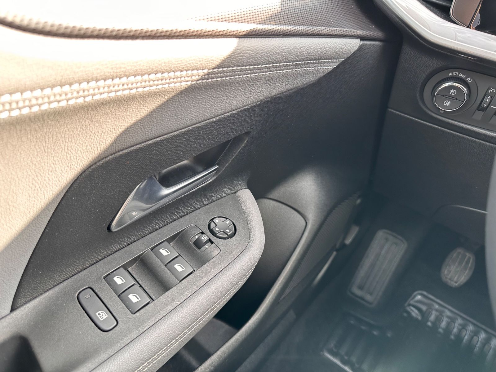 Fahrzeugabbildung Opel Mokka Business Elegance LED/PDC/APP/Kamera/Kessy