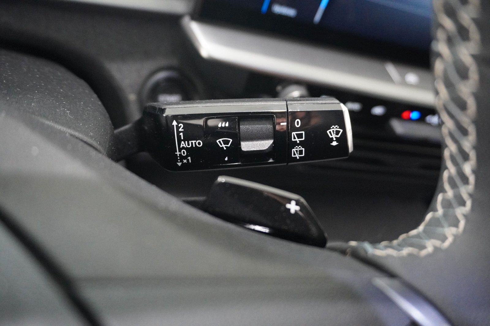 Fahrzeugabbildung Opel Grandland 1.2 48V HYBRID EDIT. NAVI/LED/KAMERA