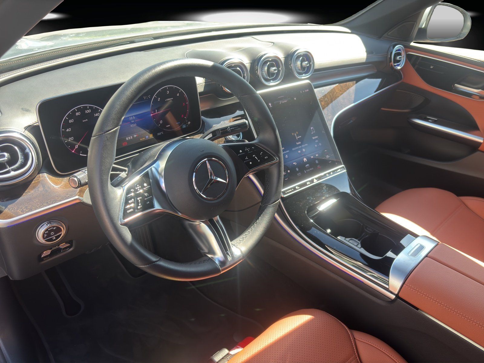 Fahrzeugabbildung Mercedes-Benz C 220 d 4M Avantg AHK Kamera ENERGIZING Display
