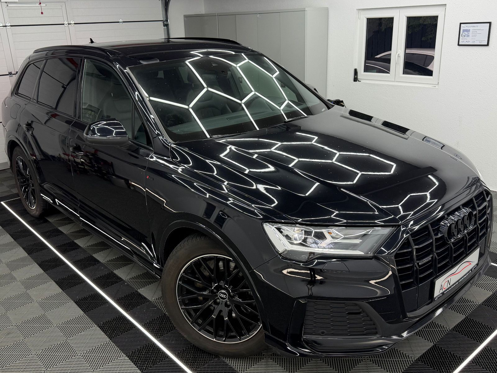 Fahrzeugabbildung Audi Q7 50 TDI Quattro S LINE/BOSE/MEMORY/HuD/7-SITZE