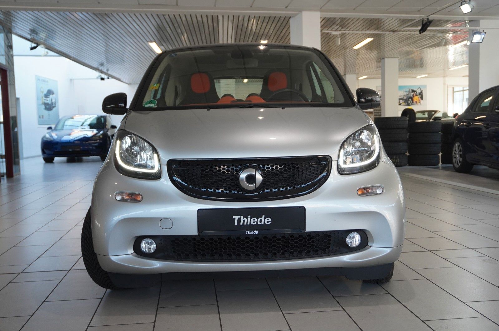 Fahrzeugabbildung Smart ForTwo 1.0 COUPE LED/KLIMA/SHZ/PANO./SPORT/USB