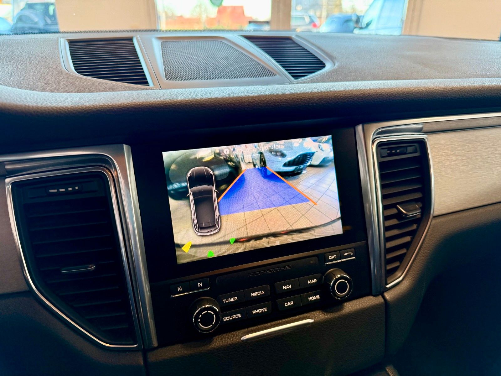 Fahrzeugabbildung Porsche Macan S Panorama, BOSE, DAB, Sportabgasanlage