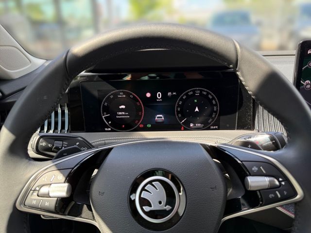Superb 2.0 TDI Selection 4x4 +AHK+NAVI+CARPLAY+
