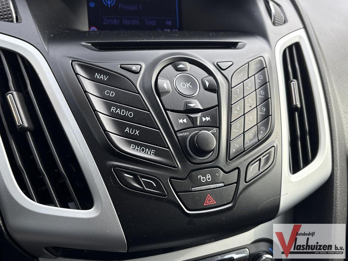 Ford Focus 2012 — photo 13