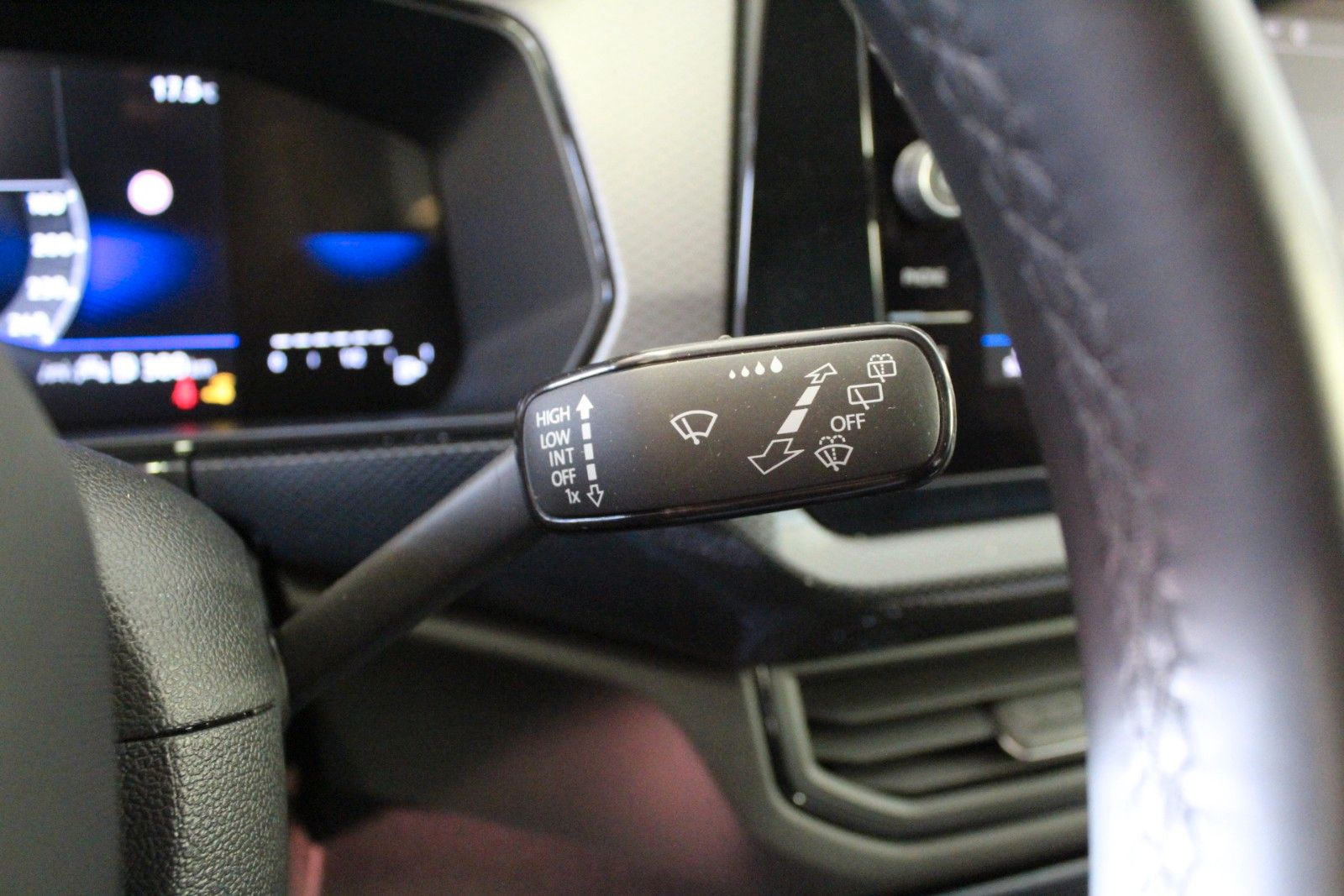Fahrzeugabbildung Volkswagen T-Cross 1.0 TSI DSG *Sitzhzg*Kamera*