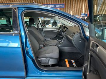 MYAUTOCENTER – Gebraucht- und Jahreswagen mit Werkstattservice in Pfaffenhofen Volkswagen Golf VII Variant Comfortline BlueMotion