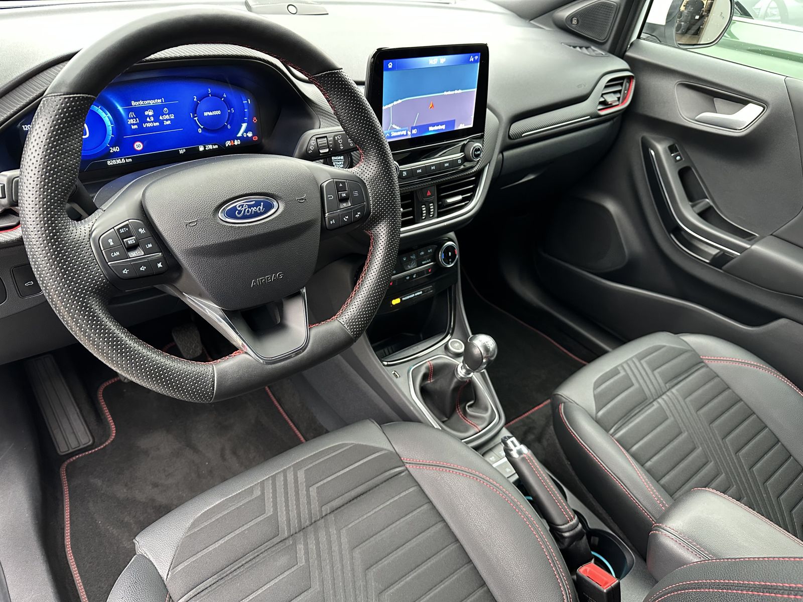 Fahrzeugabbildung Ford Puma 1.5 EB ST-LINE X NAV+LED+AHK+KAM+B&O+VCOCK