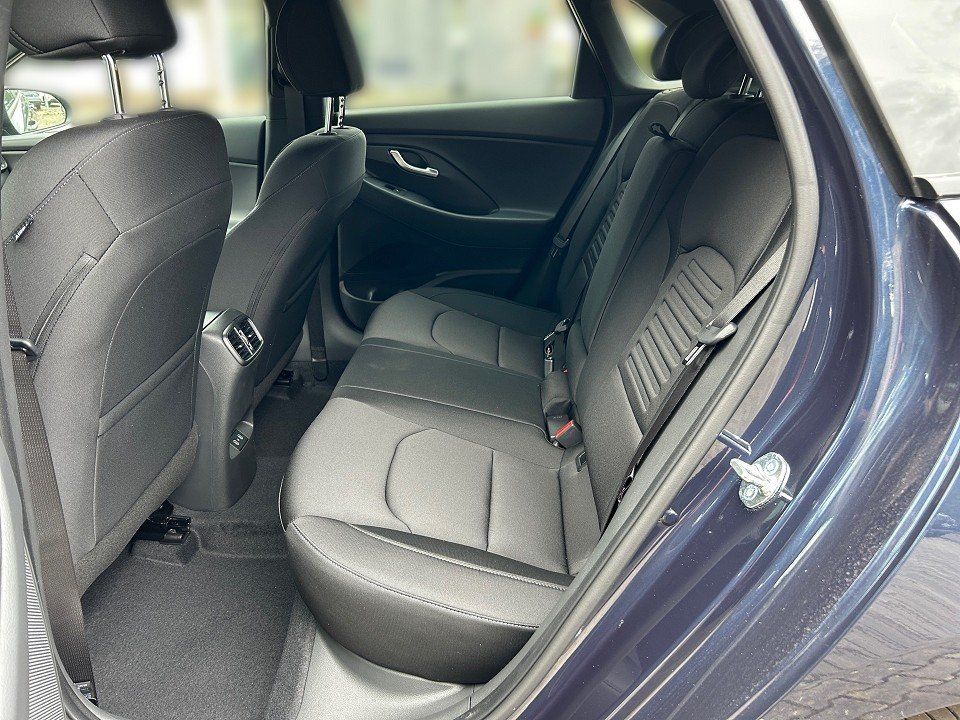 Fahrzeugabbildung Hyundai i30 MY25 1.5T 48V ADVANTAGE LED+NAVI 5J-GARANTIE