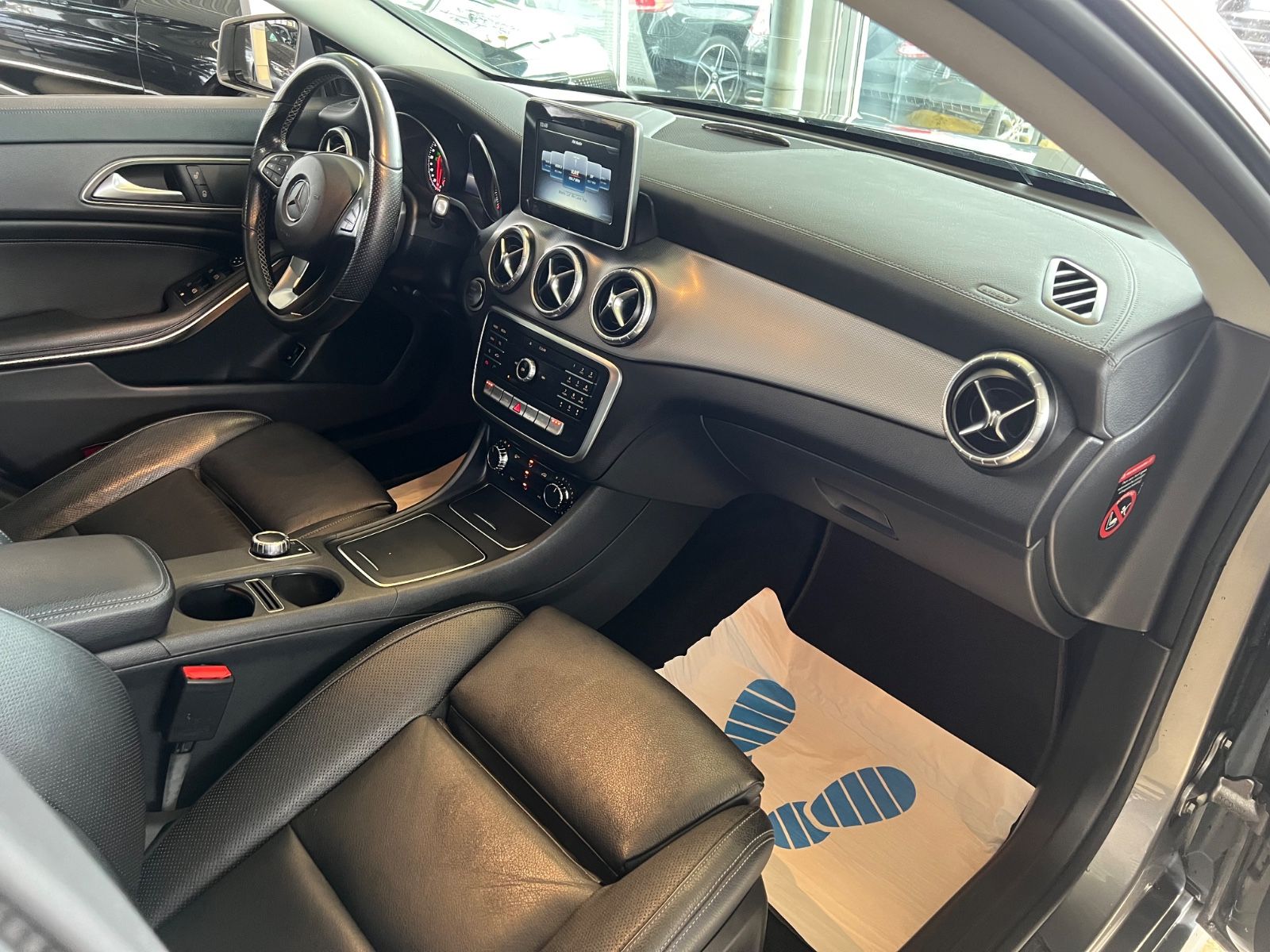 Fahrzeugabbildung Mercedes-Benz CLA 200 *AMG FELGEN*NAVI*KAMERA*