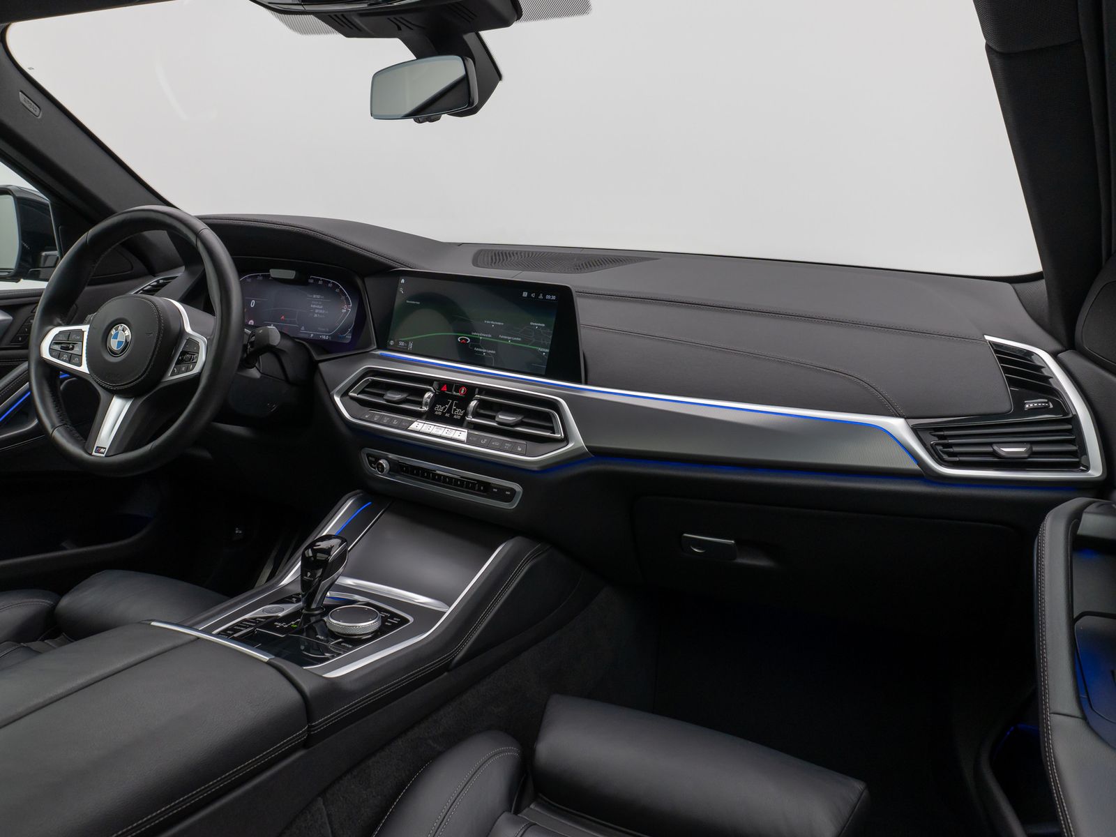 Fahrzeugabbildung BMW X6 xD30d M Sport Panorama Laser 360°HUD SoftClos