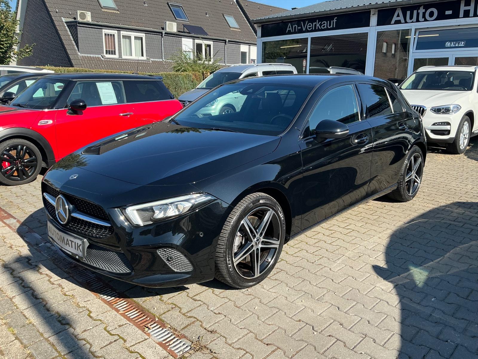 Mercedes-Benz A 220 Navi LED 18 Zoll AMG Night Kamera Digital