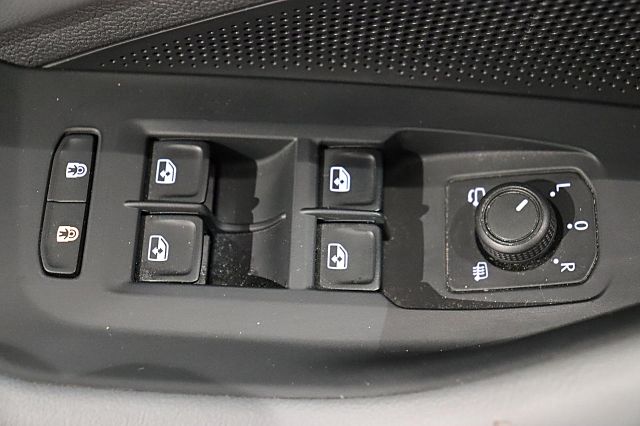 Passat 1.5 eTSI Business ACC KAMERA AreaView AHK