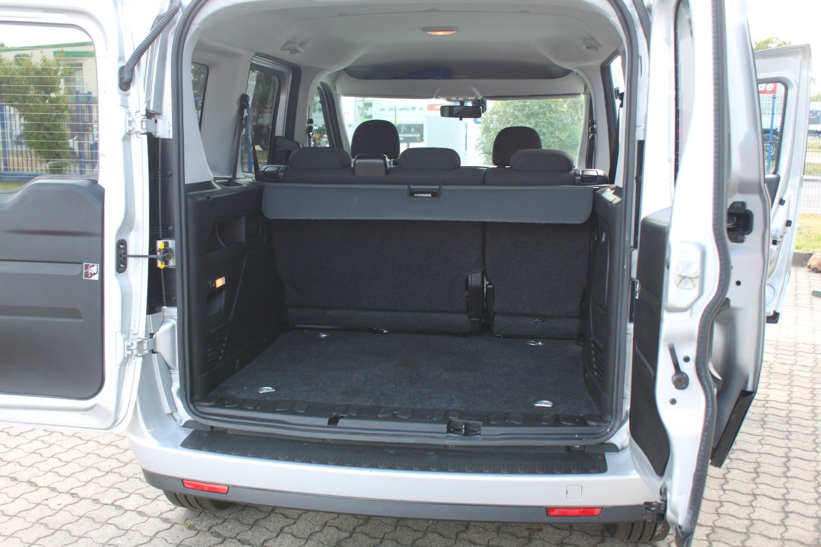 Fahrzeugabbildung Fiat Doblò SX Kombi LKW Zulassung