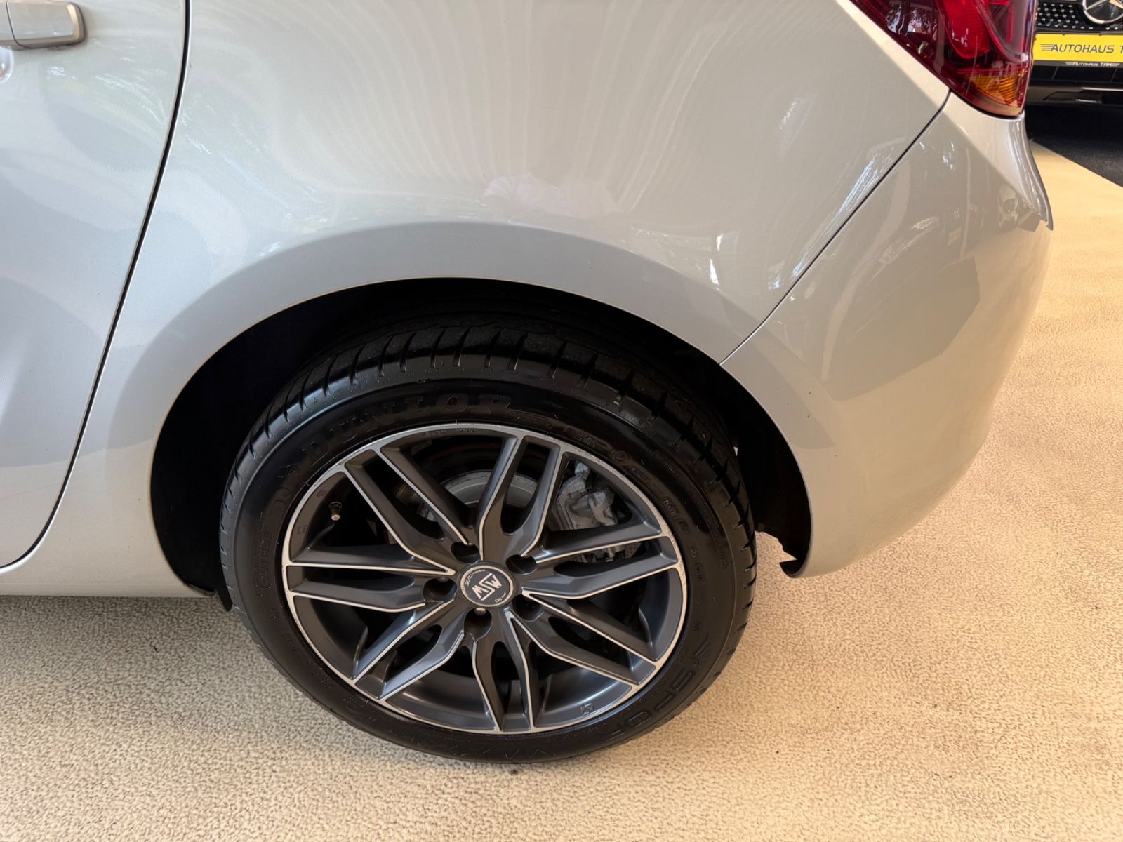 Fahrzeugabbildung Opel Astra J Lim. 5-trg. Sport