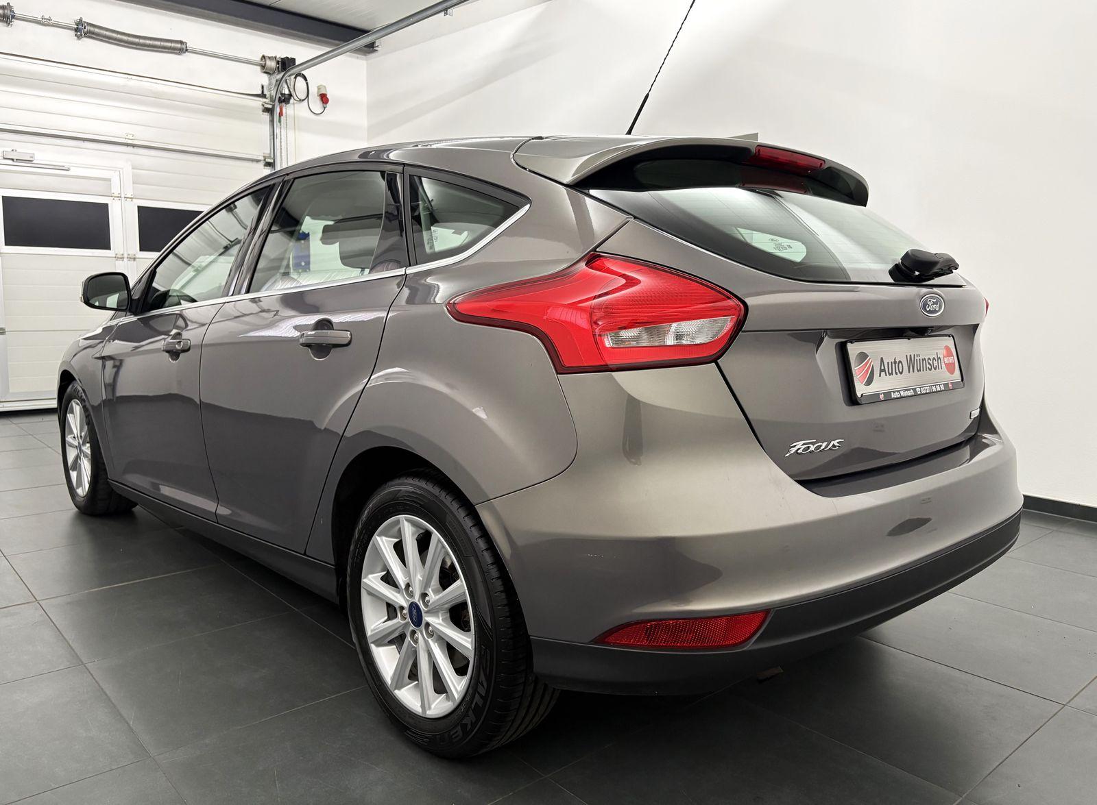 Ford Focus 1.0 Titanium Navi+Kamera+FS-Hzg. / ZR neu