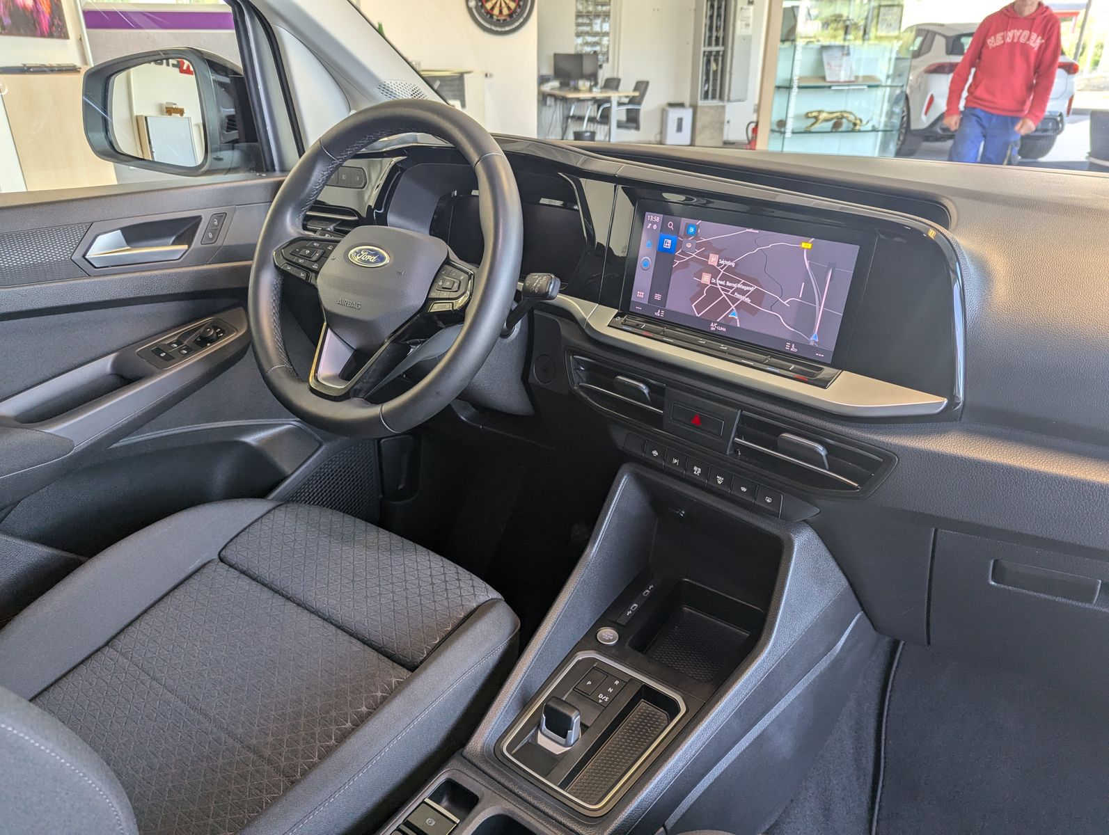 FORD Tourneo Connect L2 Titanium 7-Sitze LED Cam AHK - Image 11