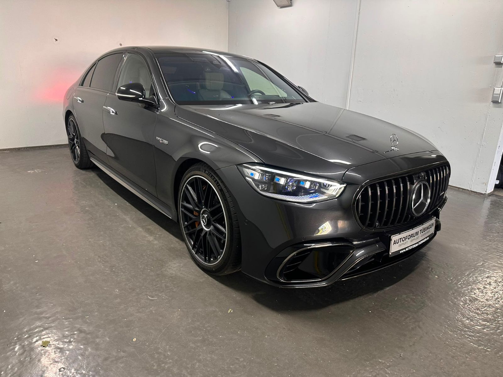 Fahrzeugabbildung Mercedes-Benz S 63 E Performance L *KERAMIK*TV*PANO*MASSAGE*