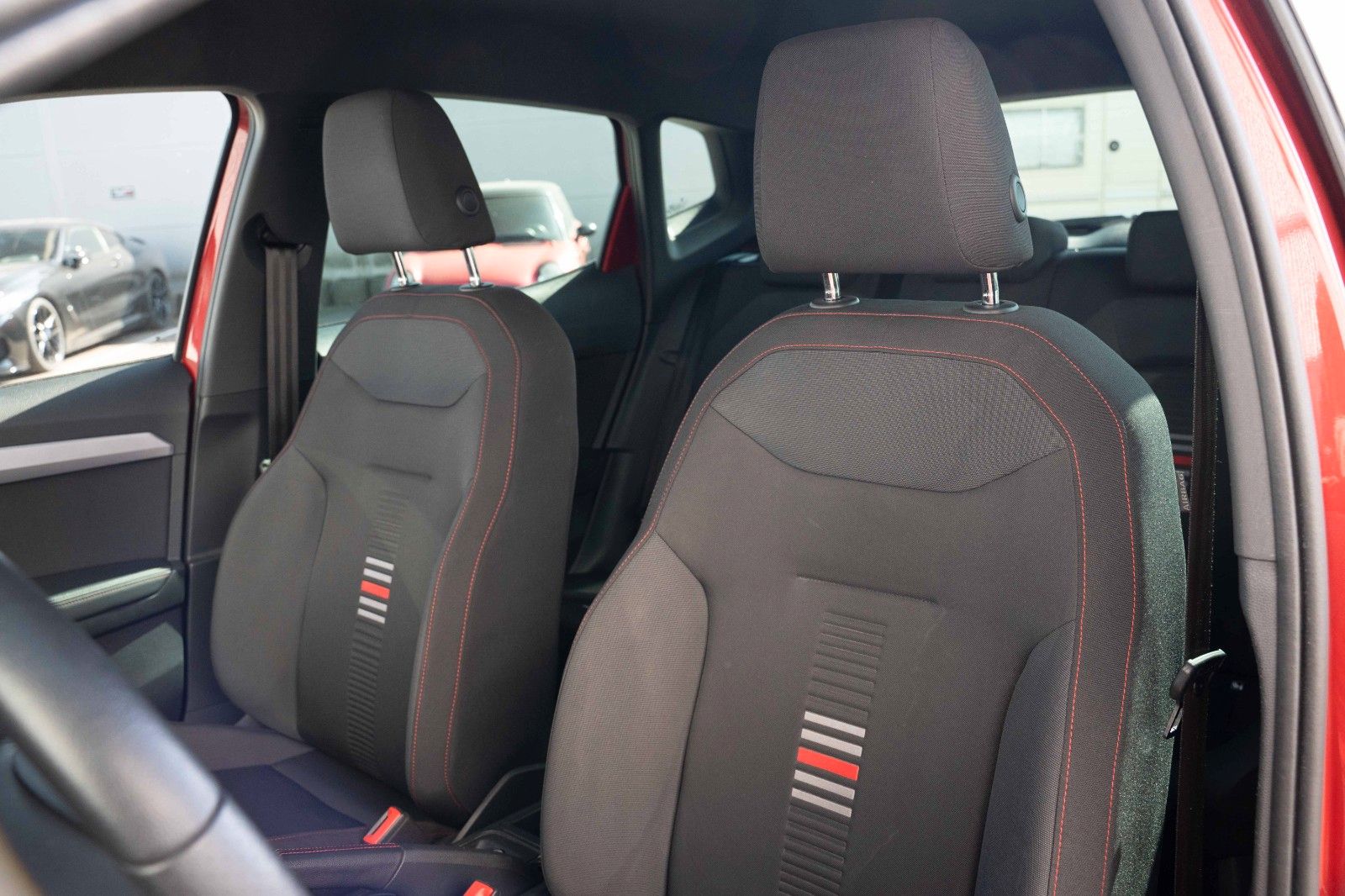 Fahrzeugabbildung SEAT ARONA FR 1.0 TSI CARPLAY PDC TEMP MFL ALLW
